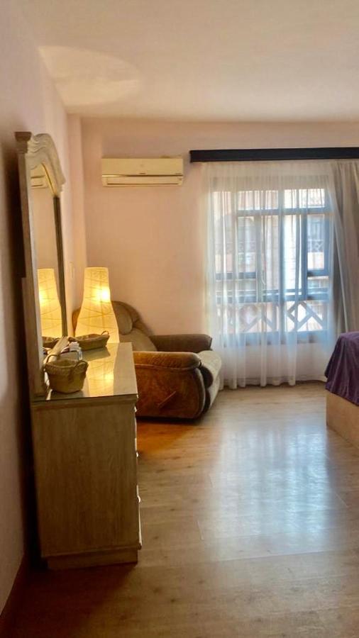 Luxurious 3 Bedroom Rustic Apartment Overlooking Huge Garden - For Families And Couples Cairo Exterior photo